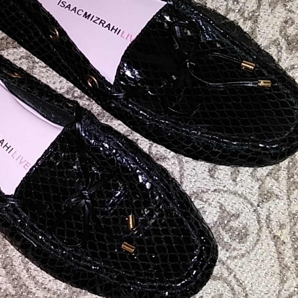 Isaac Mizrahi Elegant Black Alligator Pattern Driving Shoes - Picture 3 of 6